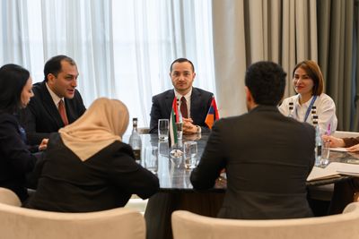 Մխիթար Հայրապետյանն ընդունել է ԱՄԷ ԱԳ նախարարի տեղակալին